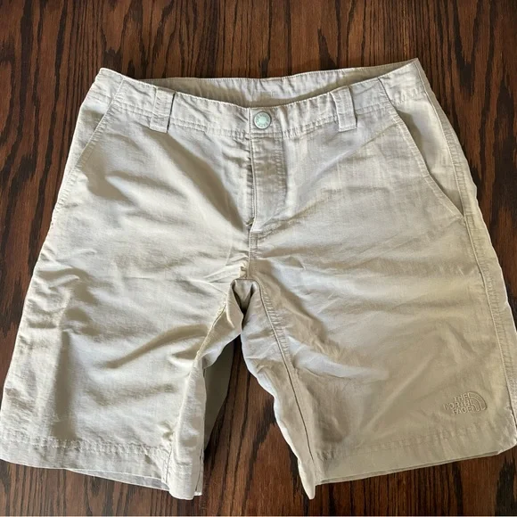 The North Face Cargo Hiking Shorts - Picture 4 of 6
